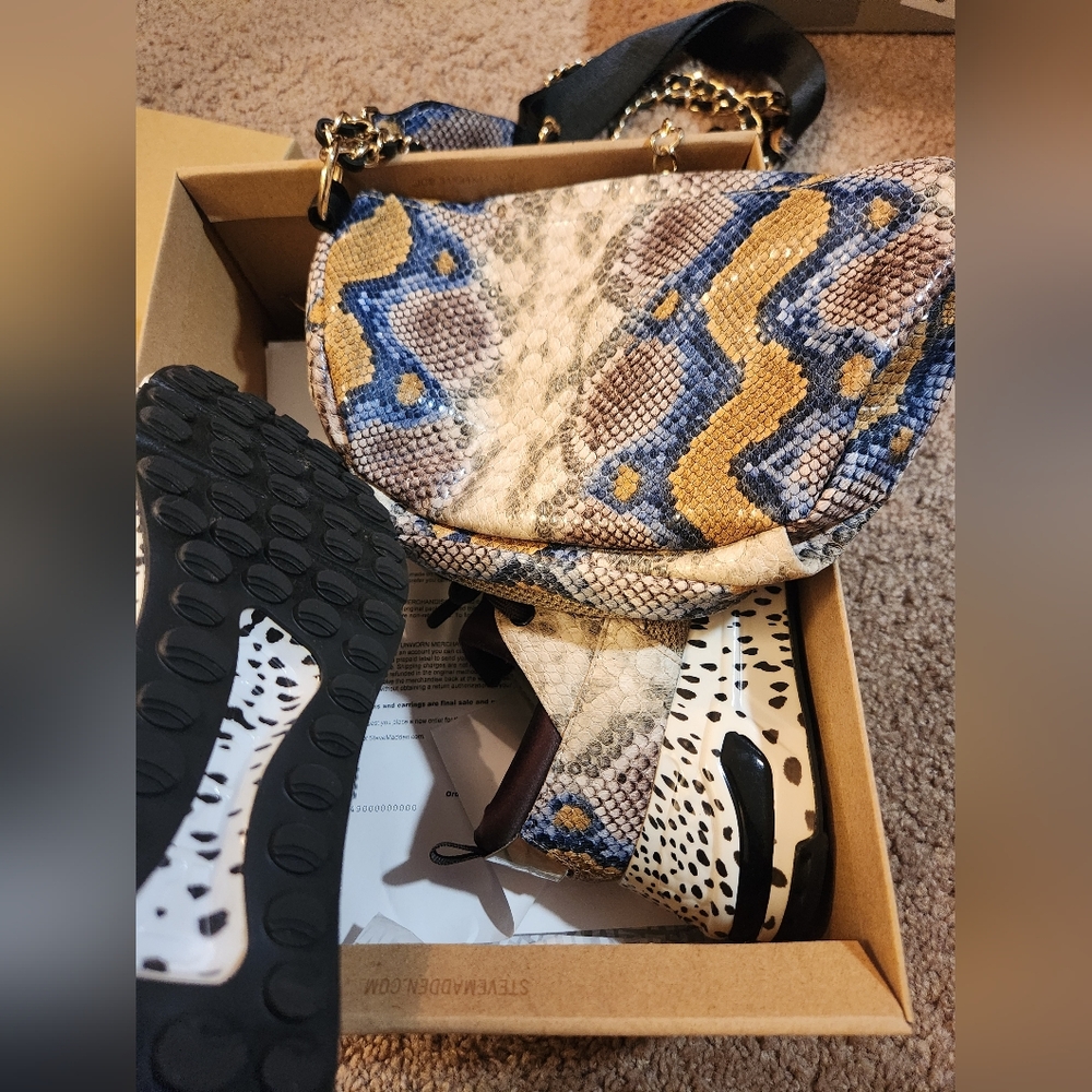 Sneakers and crossbody fanny pack